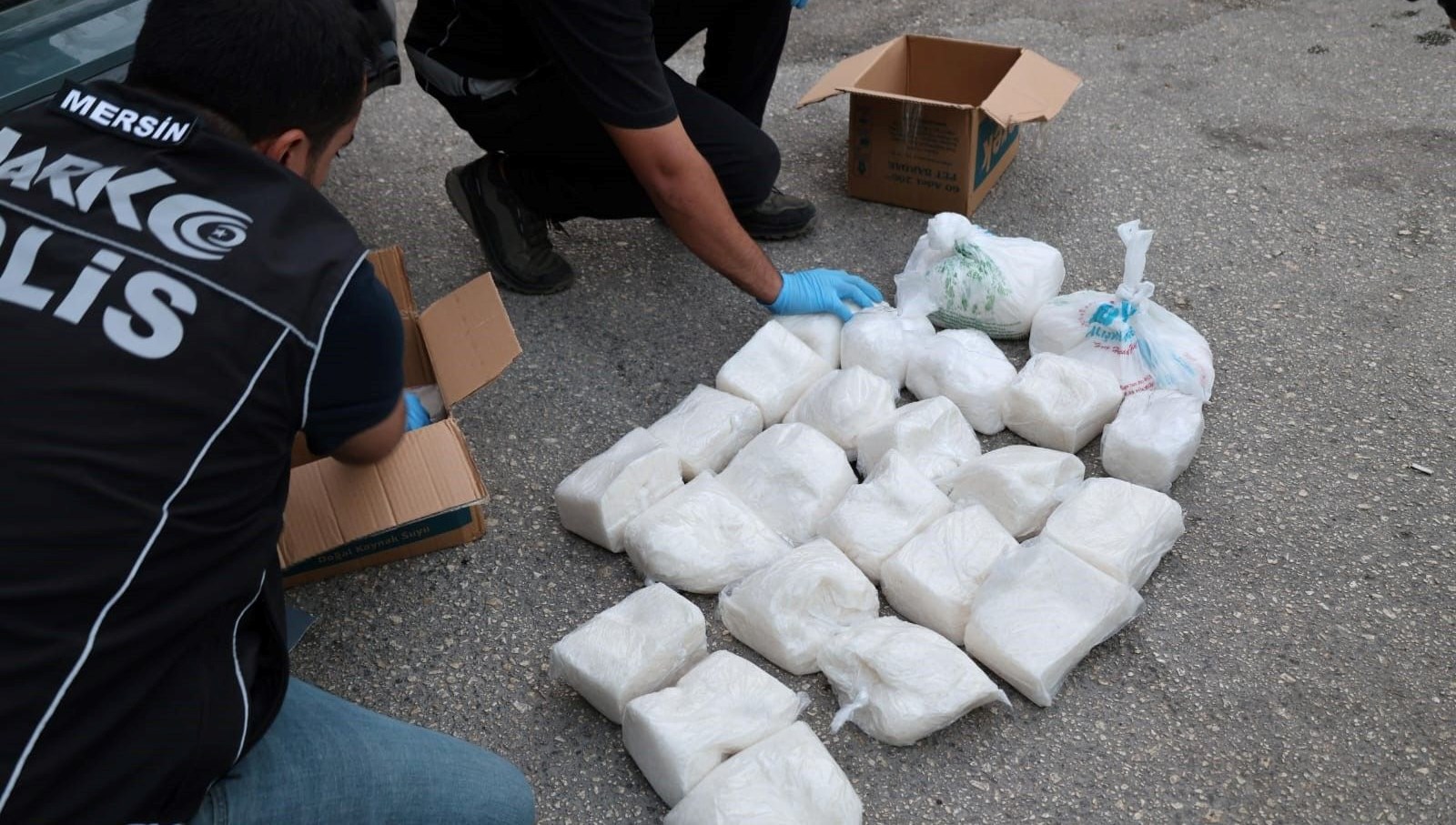 bardak kolilerinden kilolarcauyusturucu cikti 7 tutuklama 8mR5e5AL