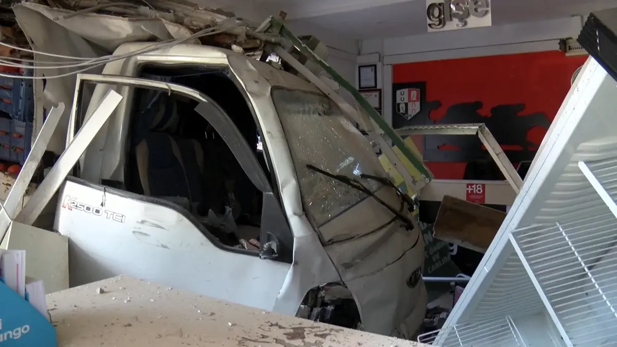 kamyonet dukkanina girdi facianin esiginden donuldu mDLkce8Q