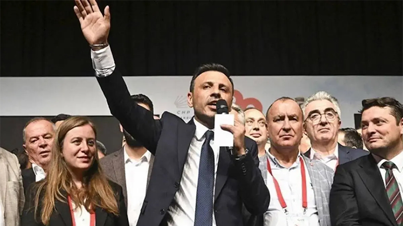 ozgur celik bu kongreyi toplayarak kayyimi def eden delegelere tesekkur ederim xuTPIPLG