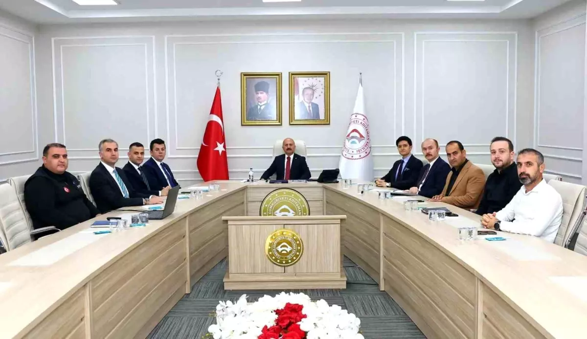 adiyamanda vali yardimcilari degerlendirme toplantisi duzenlendi PHqjVKUN.jpg