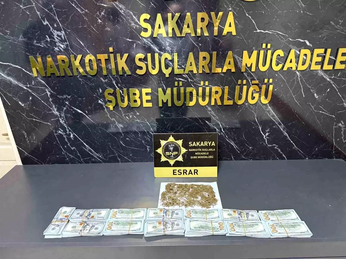 fatihteki kuyumcu soygununda 130 bin dolar sakaryada bulundu YL4nLSdl.jpg