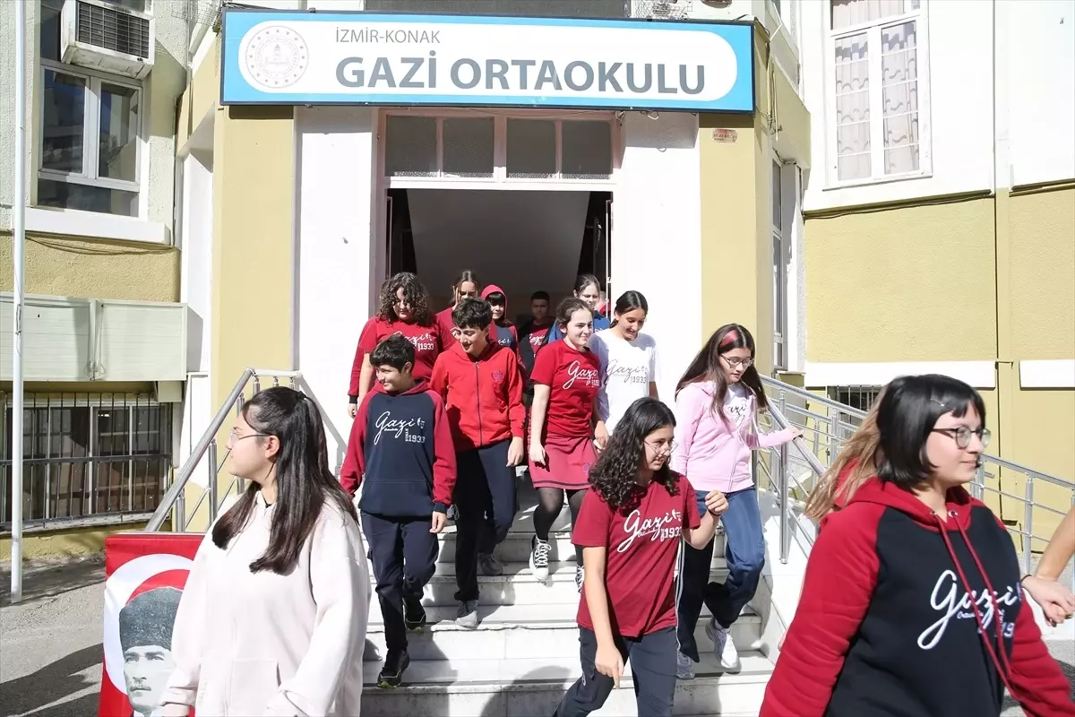 okullarda afet tatbikatlari gerceklestirildi zq6z5eet.jpg